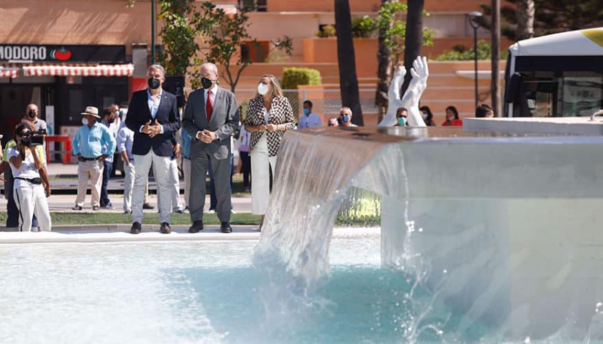 La Junta pone en servicio la reurbanización y la fuente de la Plaza de la Solidaridad de Málaga