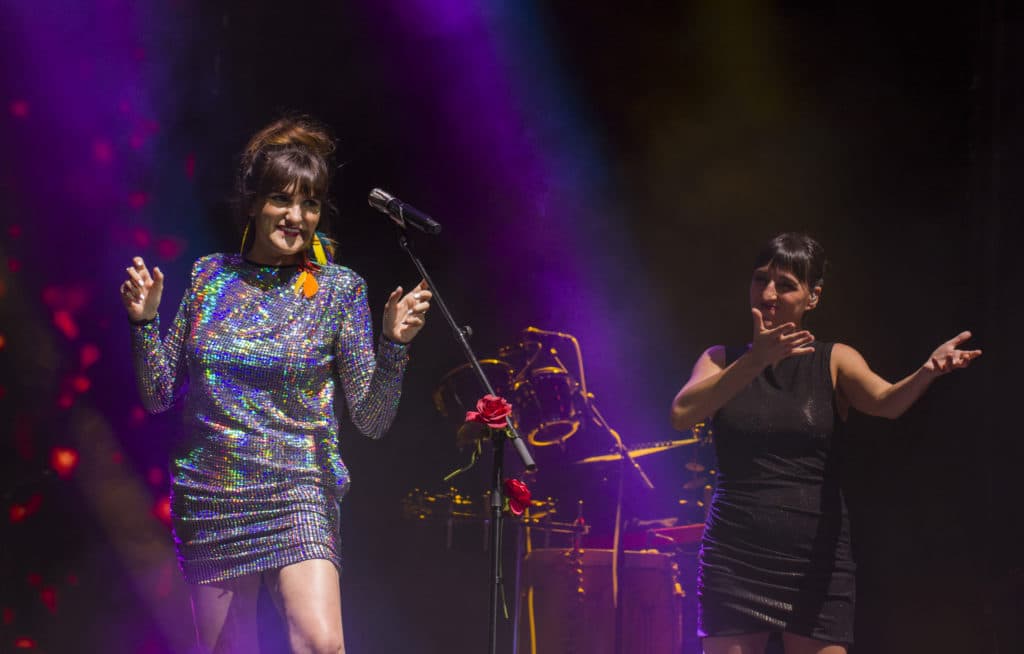 Rozalén, un viaje por las emociones en Starlite Catalana Occidente
