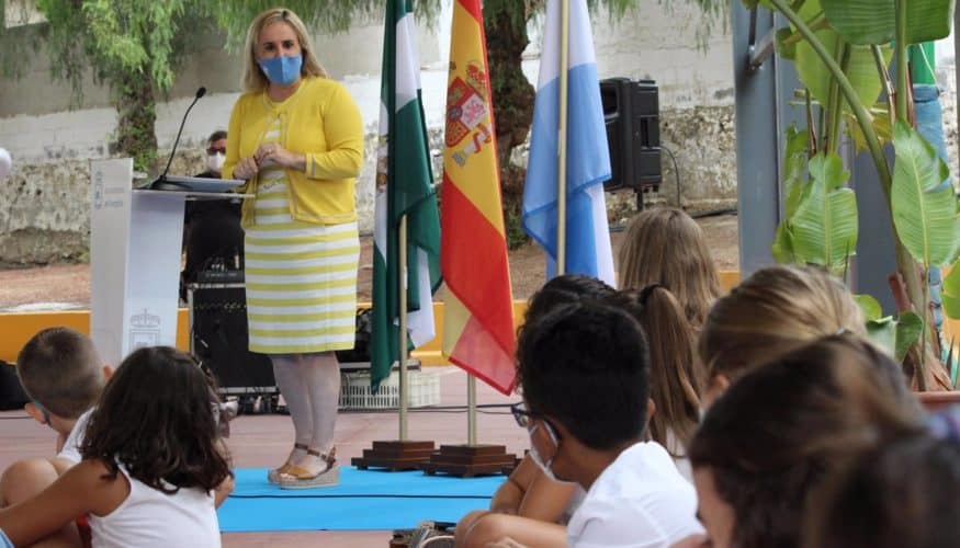 Malagaes Fuengirola: La alcaldesa subraya la cohesión entre el Ayuntamiento y la comunidad educativa