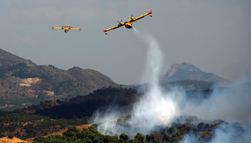 El devastador incendio de Sierra Bermeja en Málaga afecta ya a 6.000 hectáreas y casi 1.100 personas desalojadas