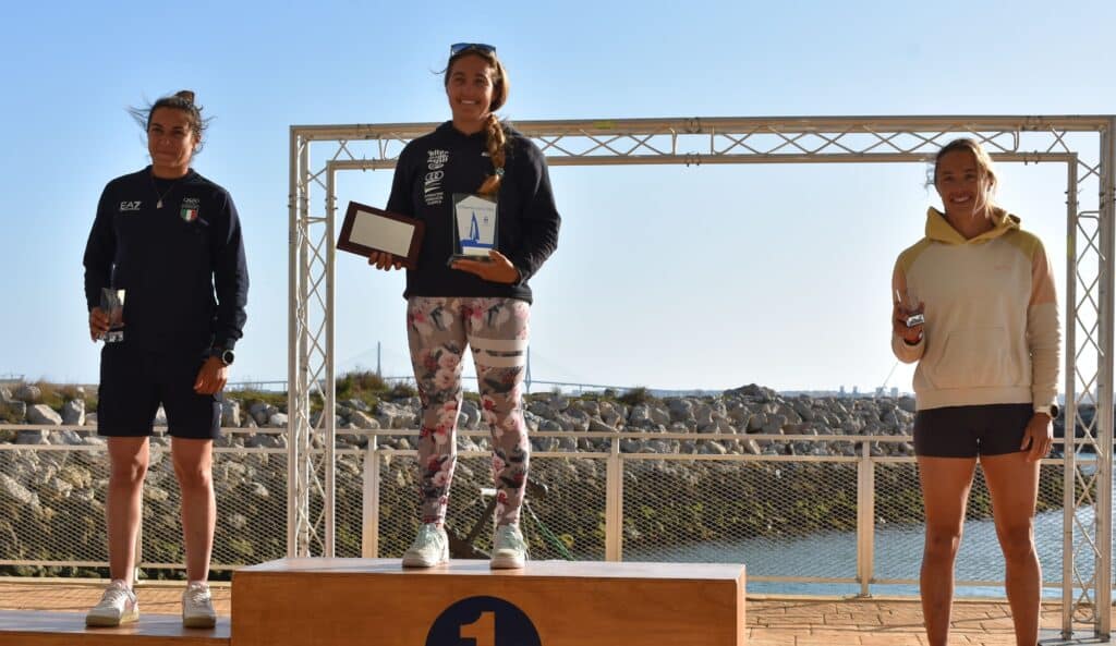 Pilar Lamadrid, Ángel Granda e Ignacio Baltasar, ganan las Copas de España de iQFOil en la Semana Olímpica Andaluza