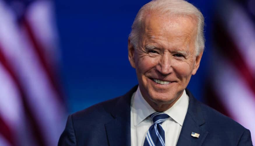Biden acusa a Putin de intentar borrar la cultura ucraniana y critica a Zelenski