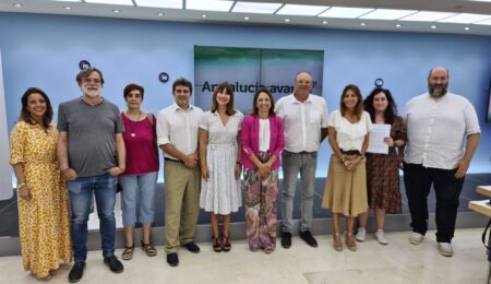 La candidata por el PP de Málaga al Parlamento andaluz Patricia Navarro destaca que "la Historia Social Única permitirá una atención integral para cada ciudadano"