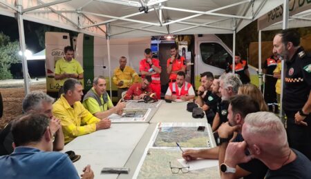 Desalojado de forma preventiva y ordenada el casco urbano de Benahavís