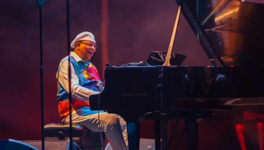 El astro del jazz latino, Chucho Valdés, celebra sus 80 años rodeado de amigos sobre el escenario de en Starlite Catalana Occidente