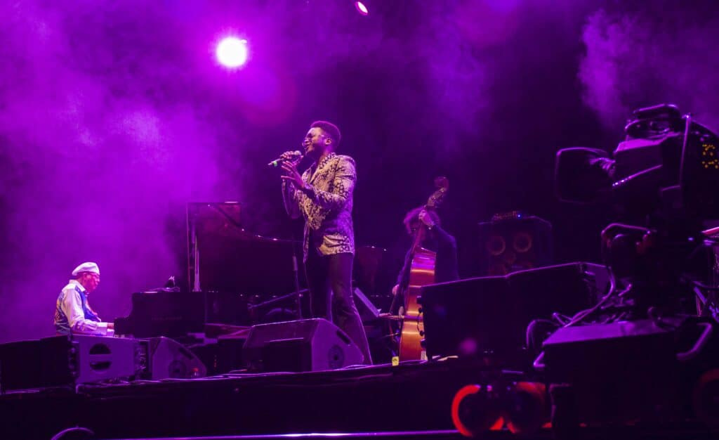 El astro del jazz latino, Chucho Valdés, celebra sus 80 años rodeado de amigos sobre el escenario de en Starlite Catalana Occidente