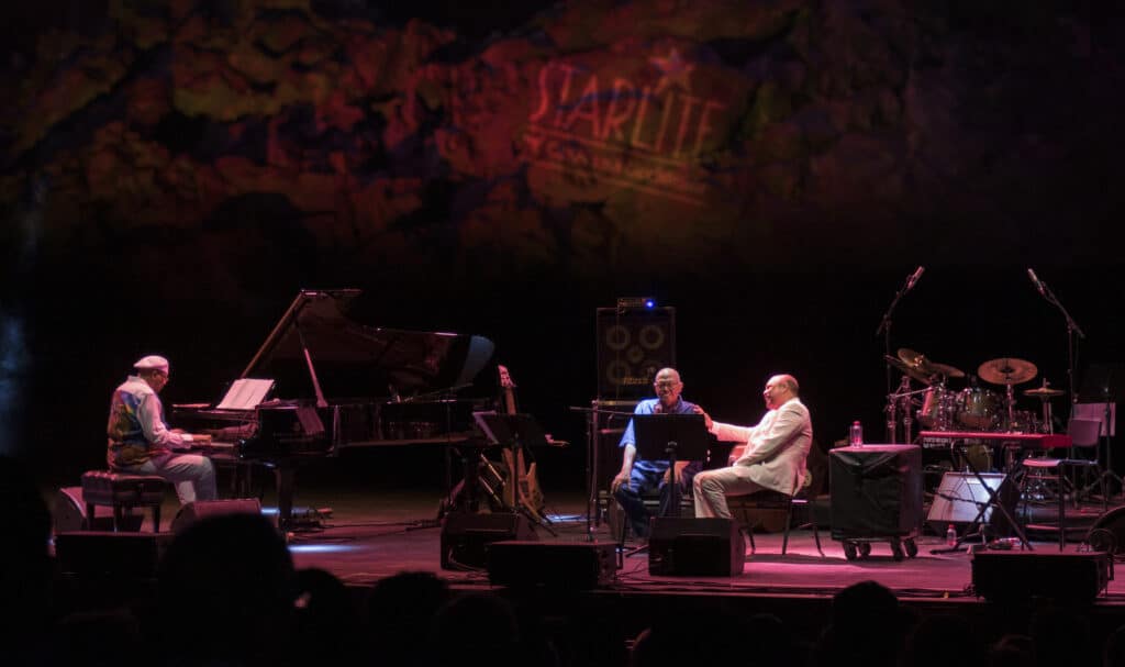El astro del jazz latino, Chucho Valdés, celebra sus 80 años rodeado de amigos sobre el escenario de en Starlite Catalana Occidente