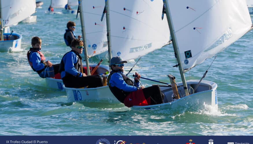 El andaluz Sergio Manceras, nuevo líder de la Excellence Cup de Optimist en Puerto Sherry