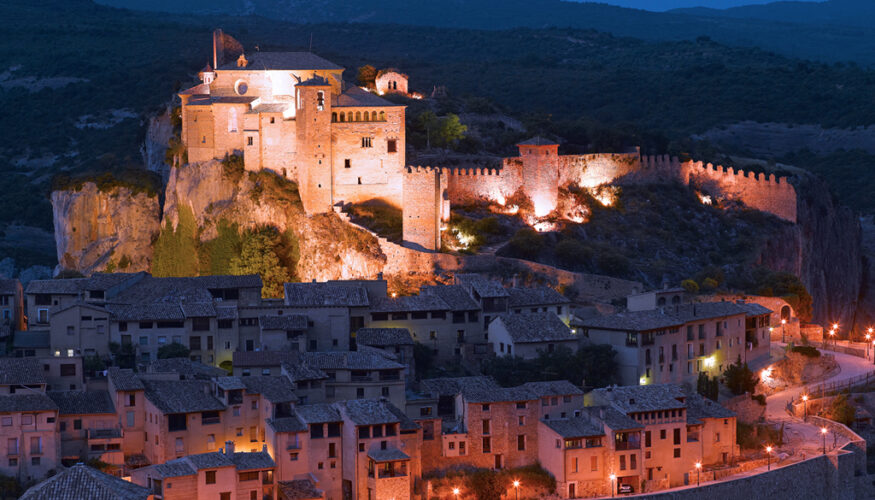 Celebra un fin de semana romántico en uno de Los Pueblos más Bonitos de España