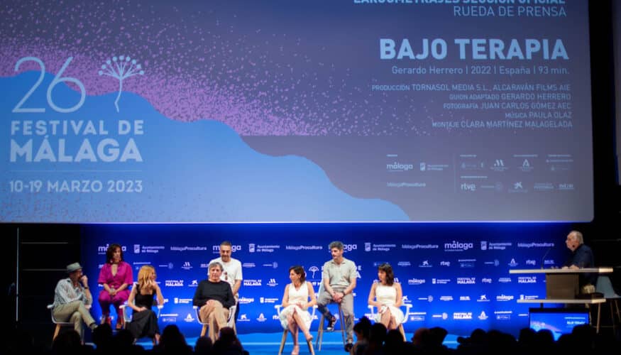 Gerardo Herrero presenta ´Bajo terapia´, una comedia coral “que aborda temas duros y actuales con humor negro y giros dramáticos”