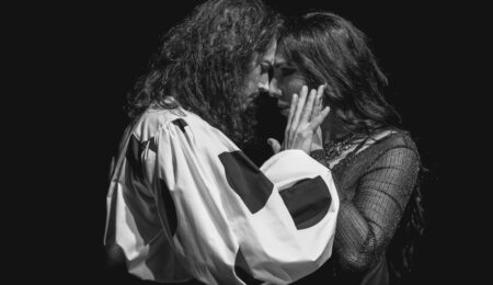El estreno del homenaje a Miguel de Molina Entre dos orillas y El Kanka protagonizan la semana del Teatro Cervantes de Málaga