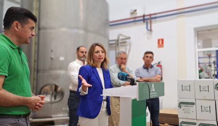 La Junta de Andalucía muestra su respaldo al sector olivarero ante la sequía