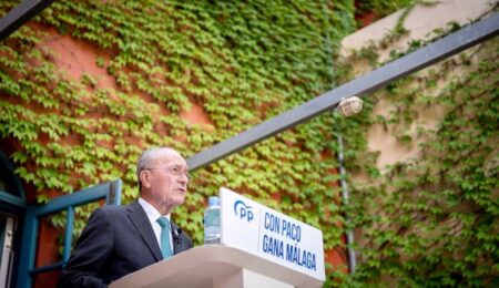 Francisco de la Torre se compromete a ampliar la red de bibliotecas municipales de Málaga