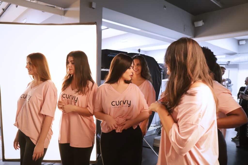 Se Buscan Modelos con Curvas en Sevilla -Pasarela Curvy Fashion Model