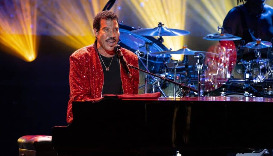 MALAGAES ESPECIAL FOTOGRÁFICO "LIONEL RICHIE" VUELVE A STARLITE OCCIDENT CONQUISTANDO A SU NUMEROSO PÚBLICO TOTALMENTE ENTREGADO