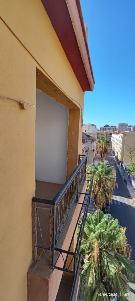 Málaga City Building For Sale 1.630 m2 Direct Property