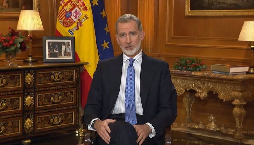 El Rey avisa de que fuera de la Constitución "no hay democracia ni convivencia" y apela al respeto entre instituciones y la separación de poderes