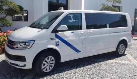 El Ayuntamiento de Málaga abre plazo para pedir adaptar taxis a cinco plazas más una para personas con movilidad reducida