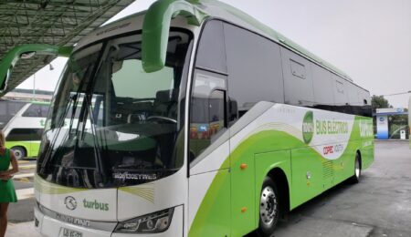 El Gobierno aprueba cofinanciar los descuentos del 50% de los abonos y títulos multiviaje de transporte público urbano e interurbano en 2024