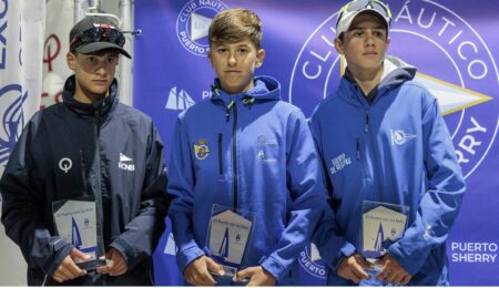 El catalán Iker Mugica gana el Trofeo Excellence Cup de Optimist en Puerto Sherry