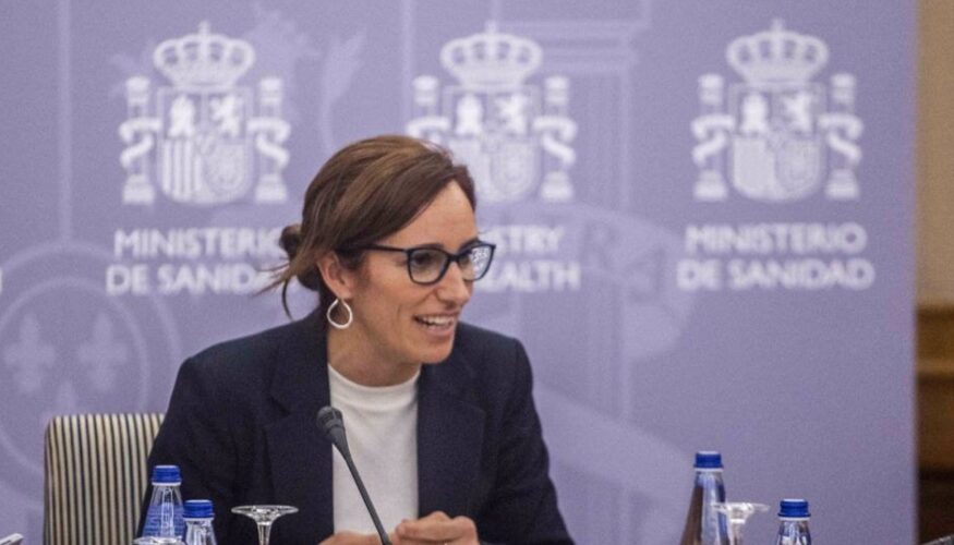 El Ministerio de Sanidad implantará el próximo miércoles el uso obligatorio de mascarillas en hospitales y centros sanitarios