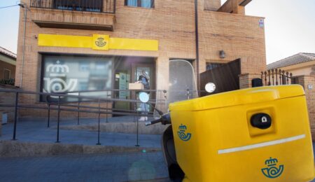 Las oficinas rurales de Correos ya permiten retirar efectivo a los clientes del BBVA