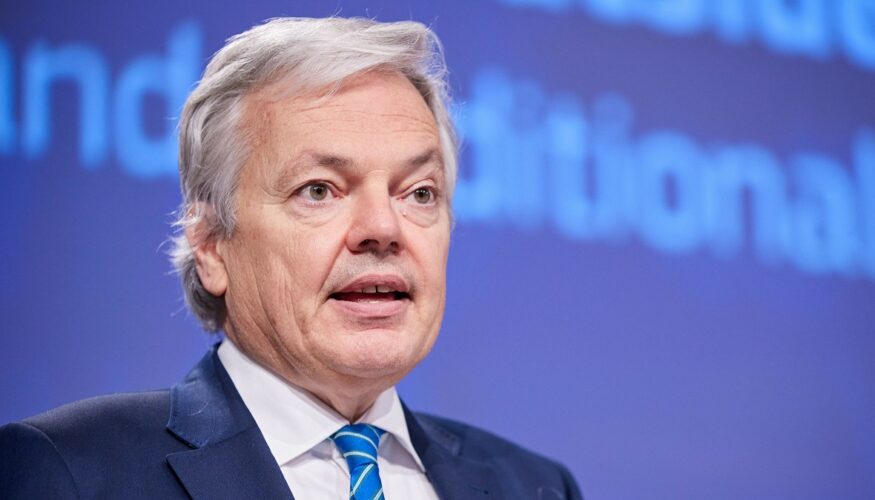 El comisario de Justicia, Didier Reynders, acepta mediar entre el PSOE y el PP para desbloquear el CGPJ y cita a Bolaños y González Pons el miércoles