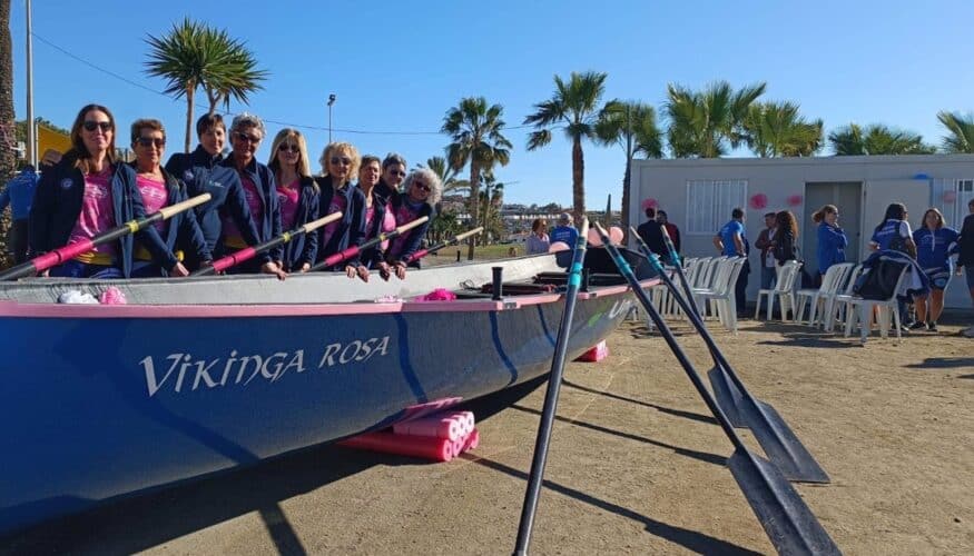 Unicaja respalda la actividad de un equipo de remo femenino, integrado por pacientes de cáncer de mama