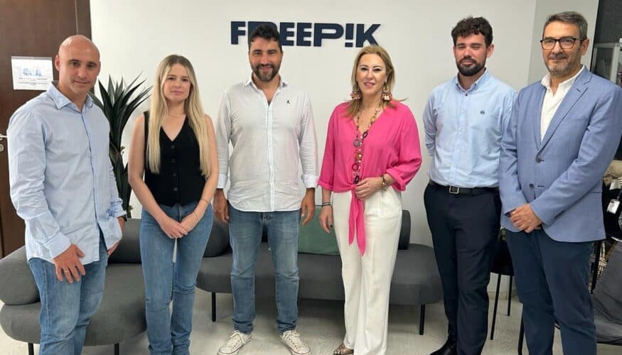 Carolina España subraya el potencial de Freepik, “todo un ejemplo de cómo convertir una buena idea en un proyecto de éxito”