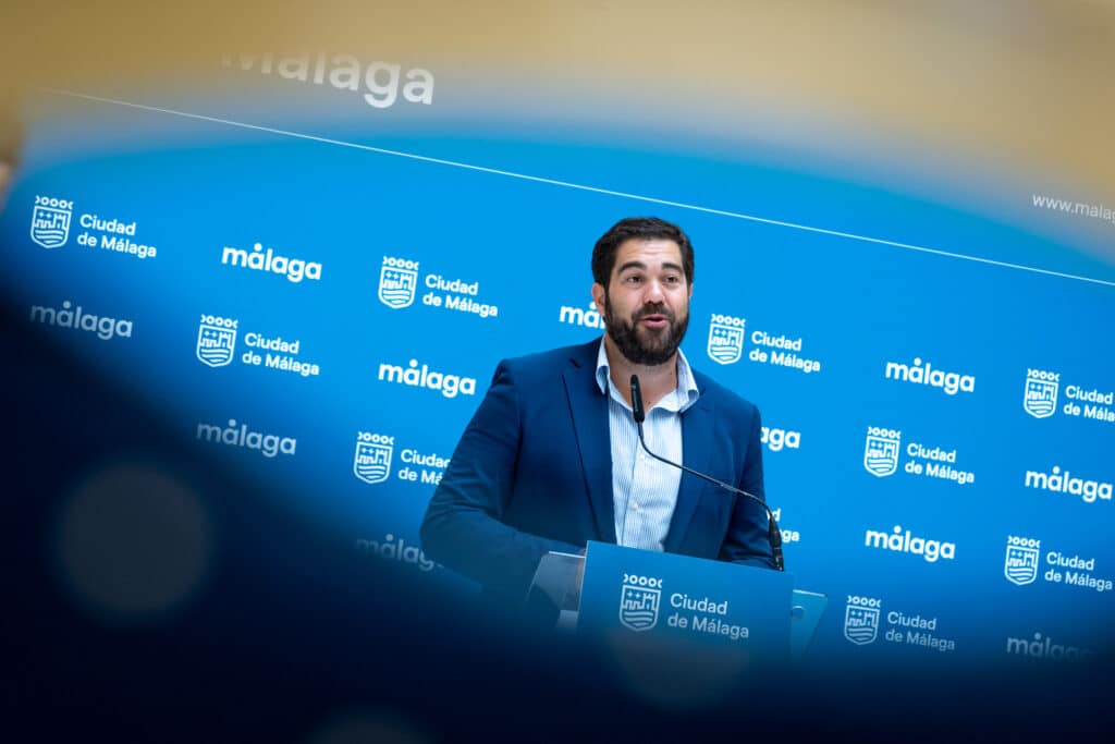 Una ruta senderista fotográfica, yoga, vóley playa y la travesía a nado, algunas de las actividades del programa ‘Deporte en Feria 2024’