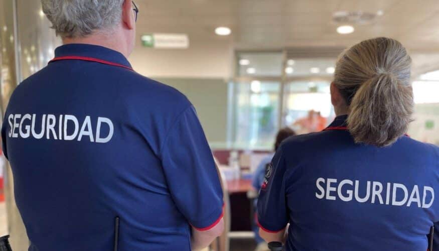 El Hospital Clínico de Málaga refuerza durante la Feria la seguridad en el servicio de Urgencias