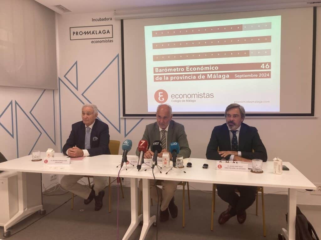 El Colegio de Economistas de Málaga eleva sus previsiones de subida del PIB al 2,7%, urge a las administraciones a facilitar mayor oferta de suelo y rechaza medidas "intervencionistas" en el mercado inmobiliario o en el segmento de la vivienda turística