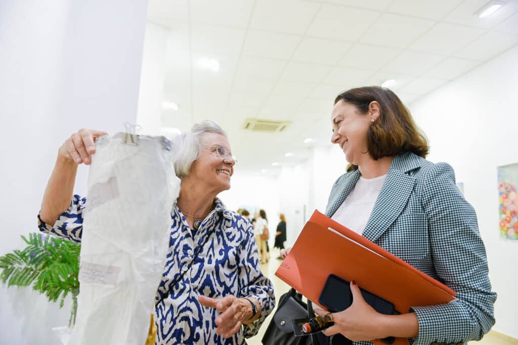 El Ayuntamiento organiza en la Sala Barbadillo la exposición de las artistas alemanas Regina Staudt y Gertrud Harking con motivo del hermanamiento entre Málaga y Passau
