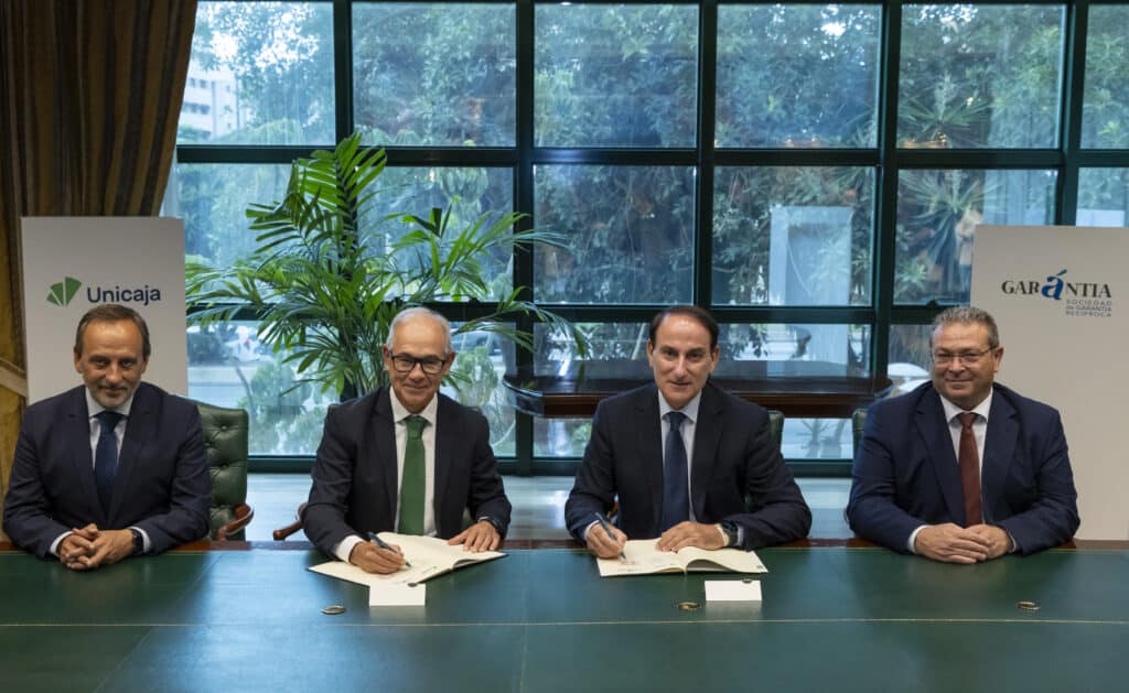 Unicaja y Garántia renuevan su colaboración y destinan 160 millones a préstamos con avales para la financiación de pymes y autónomos