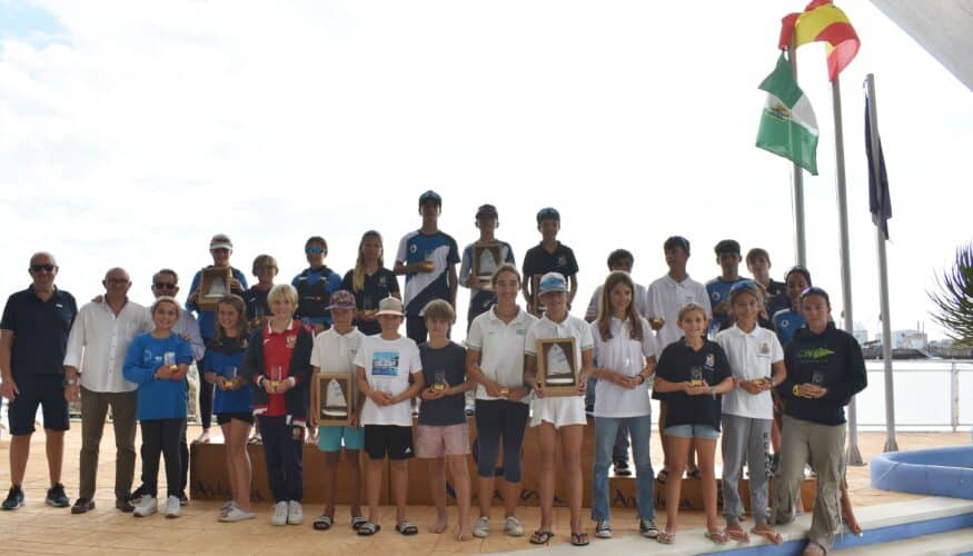 Los andaluces Mar Infante, Petra Murube y José de Linares, y los canarios Manuel Florido, Martina Quintana y Pablo Medina se reparten los títulos del 9º Trofeo de la Hispanidad de Optimist