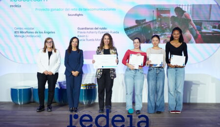 Las alumnas de los institutos de Málaga Miraflores de los Ángeles y Las Salinas recogen en Madrid el premio RedeSTEAM