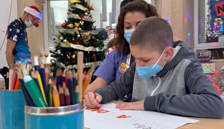 El teléfono de asistencia de oncología pediátrica 24 horas recibe más de 3.650 llamadas al año
