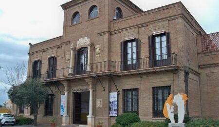 El Ayuntamiento aprueba conceder la Medalla de la Ciudad y el nombramiento de Hijo Predilecto al Colegio Oficial de Médicos de Málaga 