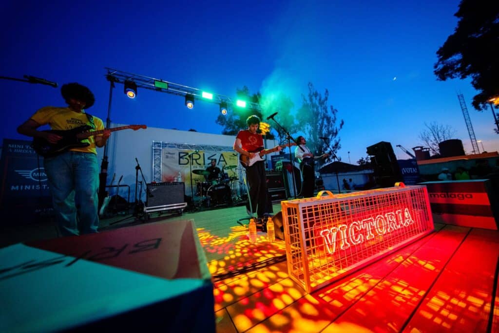 Brisa El Palo ofreció en el auditorio Playa Virginia una espectacular jornada de música emergente