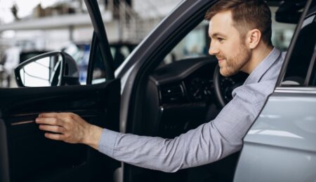 Cuatro aspectos clave que conviene revisar en tu coche tras el periodo vacacional veraniego