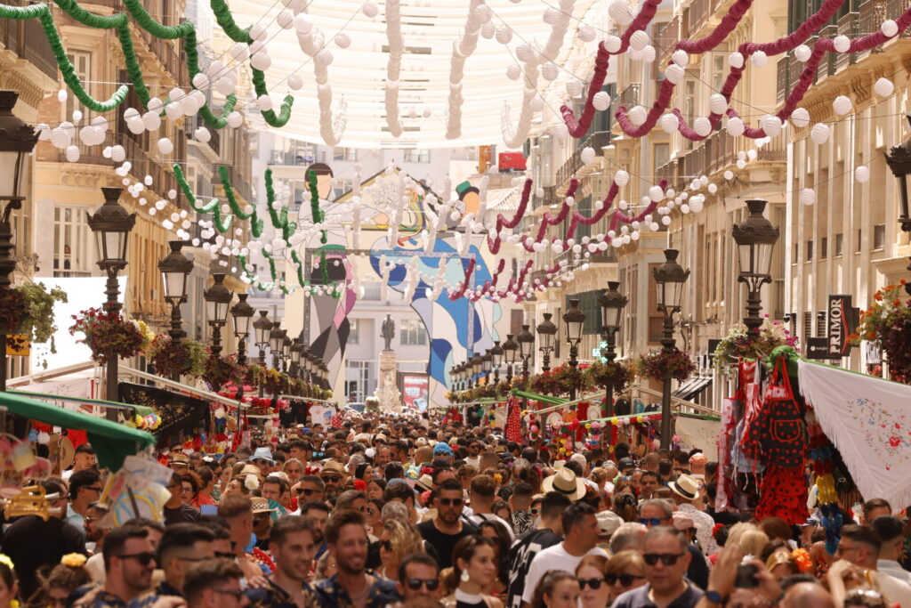 MÁLAGA: LA CIUDAD QUE LO TIENE TODO MÁLAGA: LA CIUDAD QUE LO TIENE TODO