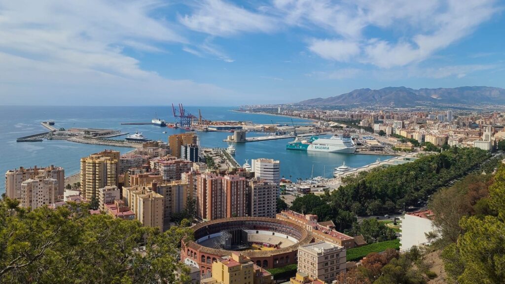 MÁLAGA: LA CIUDAD QUE LO TIENE TODO MÁLAGA: LA CIUDAD QUE LO TIENE TODO