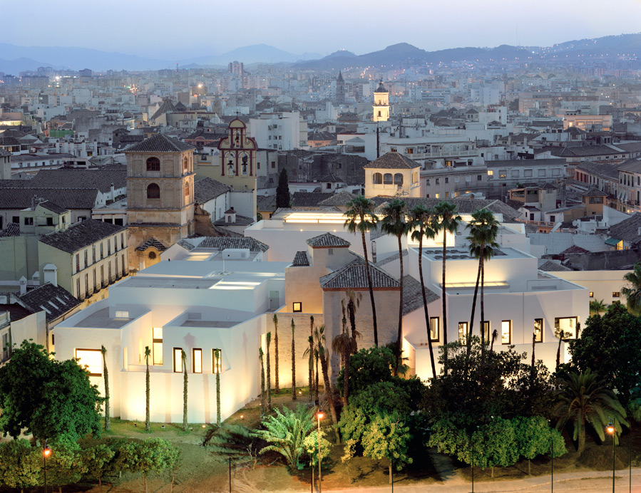 MÁLAGA: LA CIUDAD QUE LO TIENE TODO MÁLAGA: LA CIUDAD QUE LO TIENE TODO
