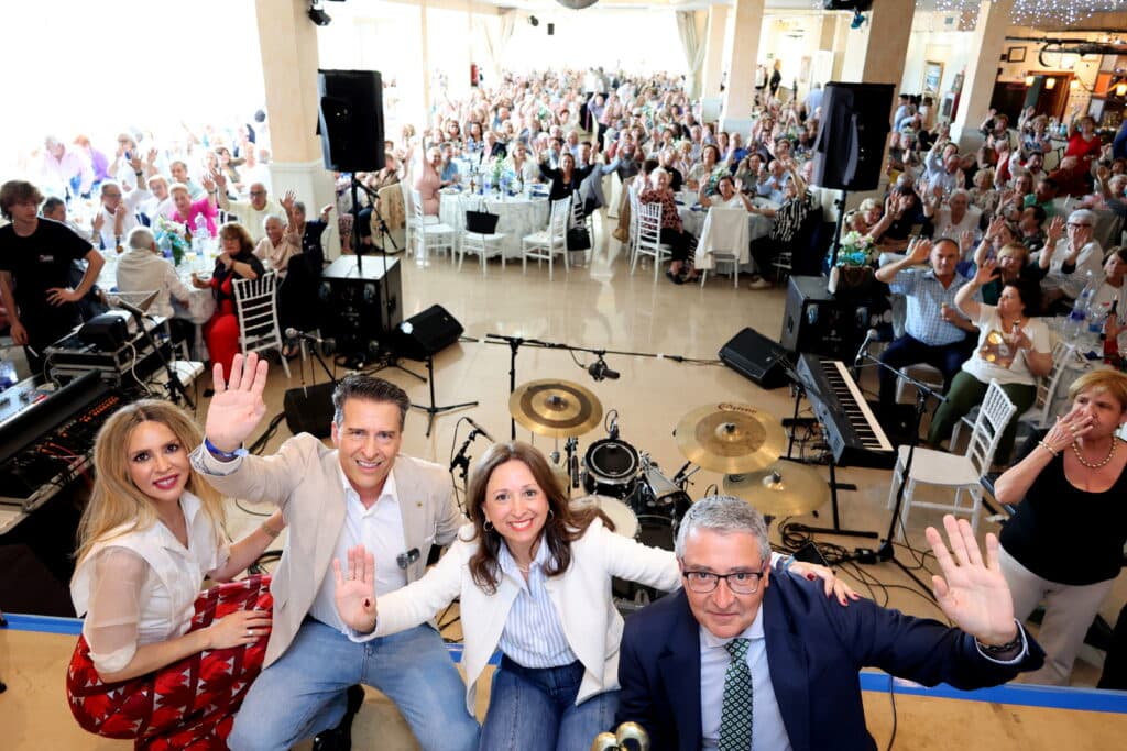 Más de 600 asistentes participan en el acto del Día del Mayor en Torrox Más de 600 asistentes participan en el acto del Día del Mayor en Torrox