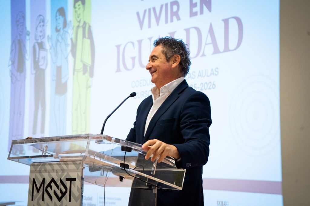 El Ayuntamiento entrega los diplomas a los centros educativos participantes en el programa Vivir en Igualdad centros educativos