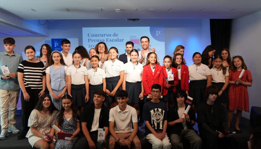 La Asociación de la Prensa de Málaga (APM) ha entregado en el Centro Cultural La Malagueta los premios del IX Concurso de Prensa Escolar, una edición récord en participación en la que han concursado más de 130 alumnos y alumnas de distintos centros educativos de la provincia.