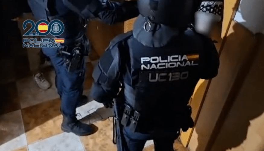 La Policía Nacional detiene a un fugitivo que cambió de género para eludir la acción de la justicia Policía Nacional detiene a un fugitivo