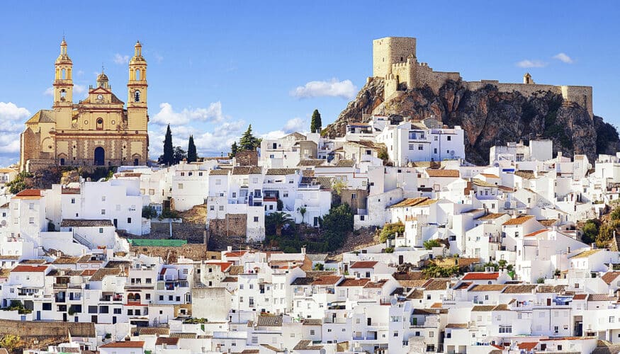 Los pueblos andaluces más buscados para una escapada Andalucía no necesita grandes capitales para enamorar. Cada año, millones de personas buscan en internet ese rincón con encanto donde desconectar, respirar historia y encontrar algo auténtico.