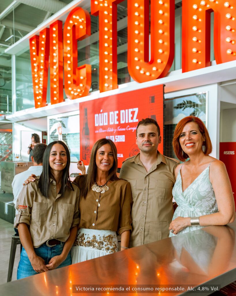 Álvaro Salido y Tatiana Carvajal cierran la edición 2026 de “Dúo de Diez” en la fábrica de Cervezas Victoria