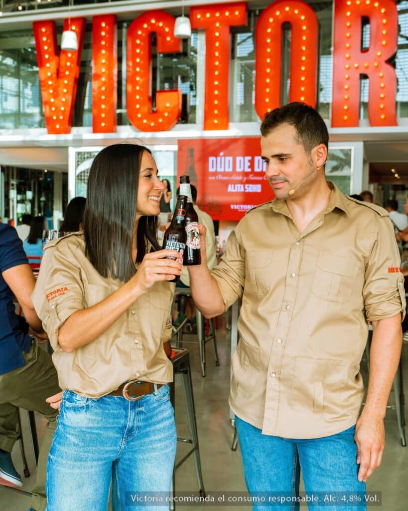 Álvaro Salido y Tatiana Carvajal cierran la edición 2026 de “Dúo de Diez” en la fábrica de Cervezas Victoria